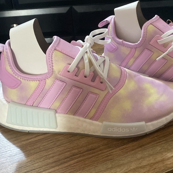 New Adidas Women’s NMD_R1 Size 7 Women Pink and Yellow - Picture 7 of 14